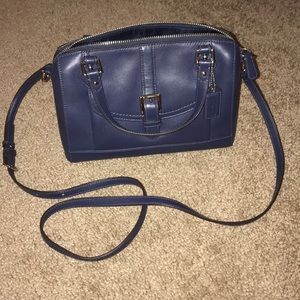 Crossbody purse